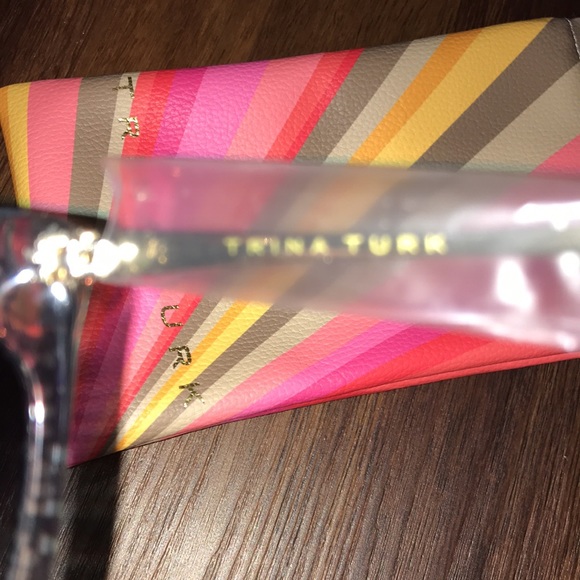 Trina Turk Nevis Sunglasses New w/Case - Picture 6 of 7